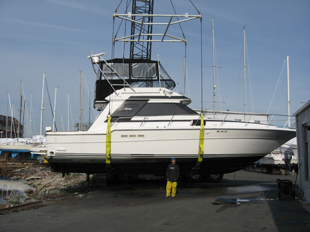 Large Boat Hauling - Crystal Cove Marina